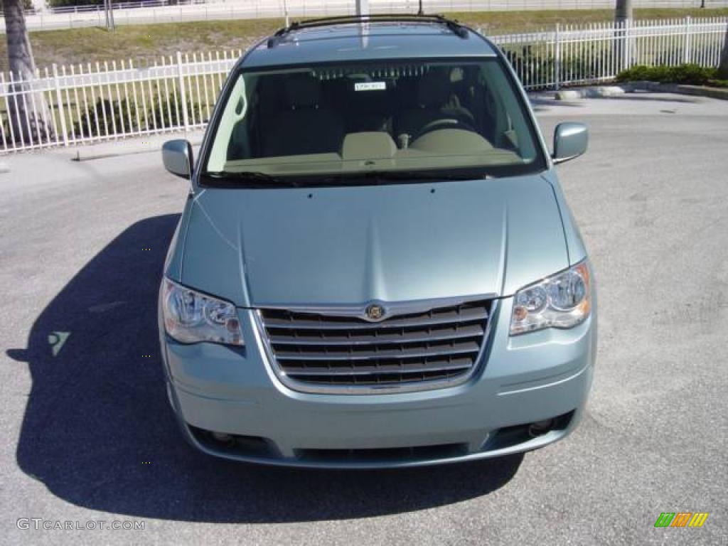 2009 Town & Country Touring - Clearwater Blue Pearl / Medium Pebble Beige/Cream photo #8