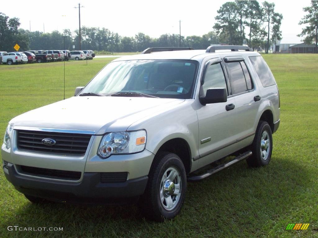 2006 Explorer XLS - Silver Birch Metallic / Stone photo #3