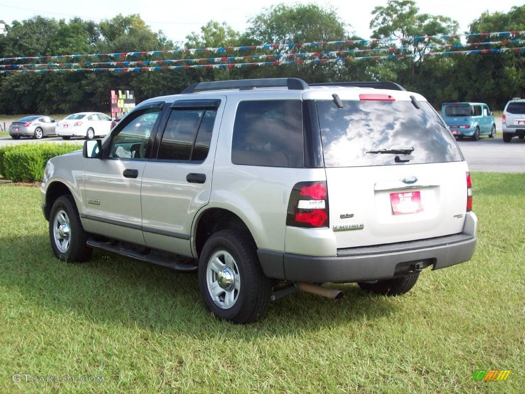 2006 Explorer XLS - Silver Birch Metallic / Stone photo #8