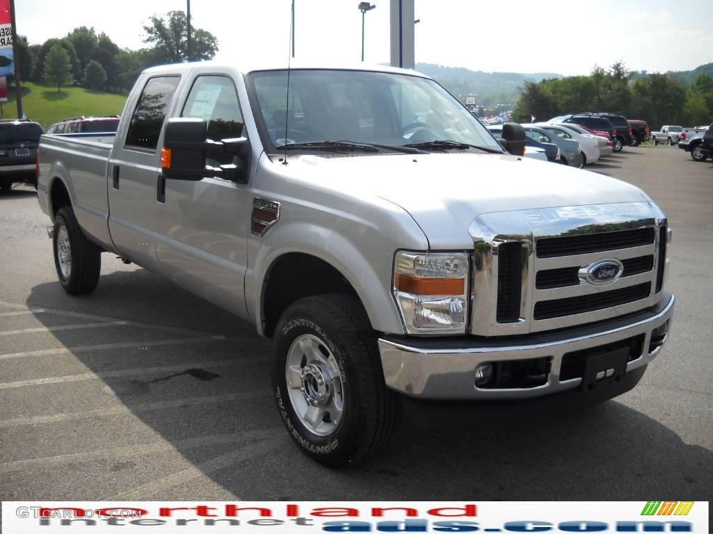 2010 F350 Super Duty XLT Crew Cab 4x4 - Ingot Silver Metallic / Medium Stone photo #4