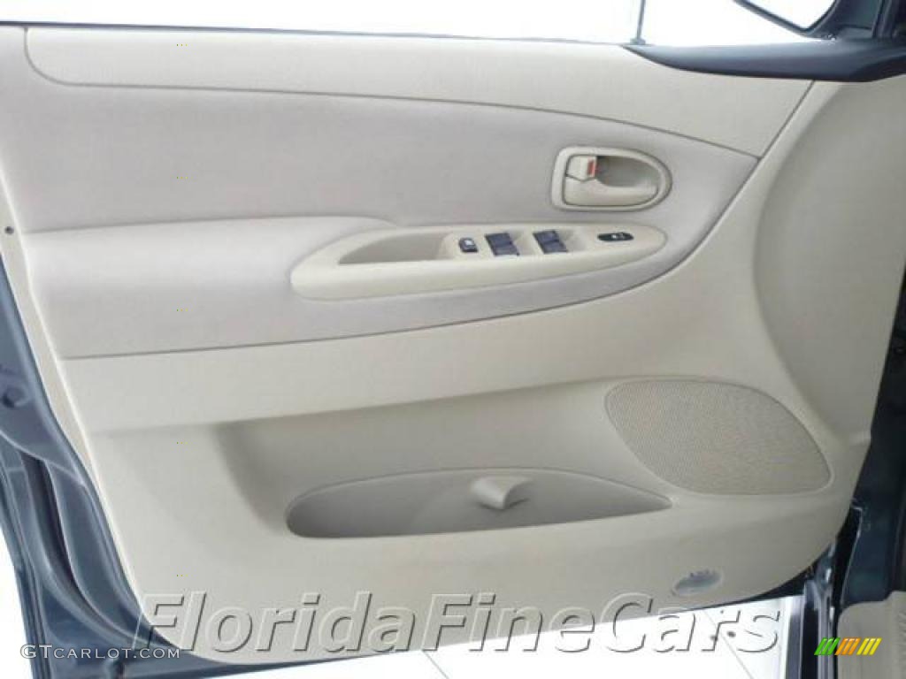 2004 MPV LX - Nordic Green Mica / Beige photo #11