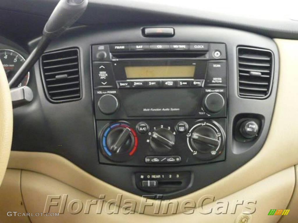 2004 MPV LX - Nordic Green Mica / Beige photo #18