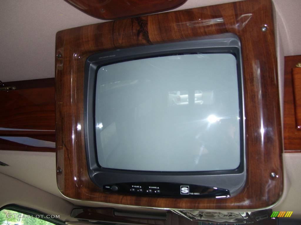 2000 E Series Van E150 Passenger Conversion - Harvest Gold Metallic / Medium Parchment photo #21