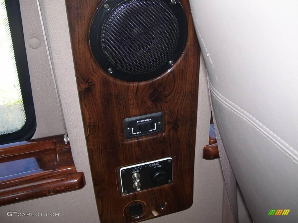 2000 E Series Van E150 Passenger Conversion - Harvest Gold Metallic / Medium Parchment photo #24