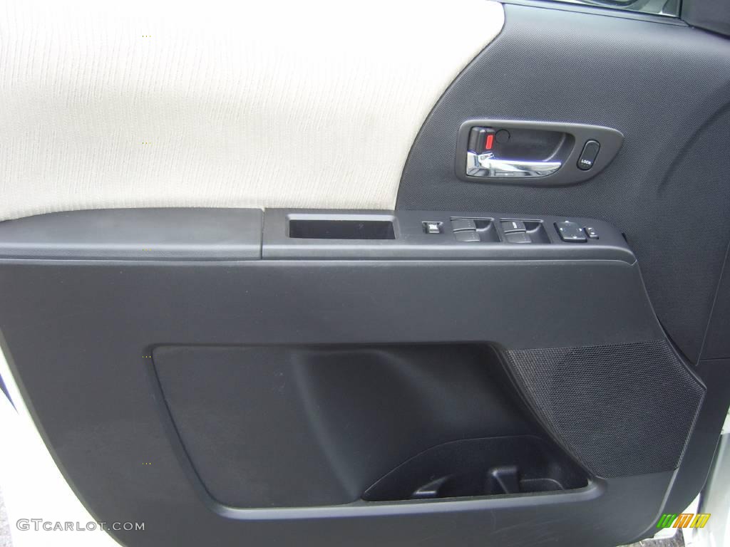 2008 MAZDA5 Sport - Crystal White / Black photo #19