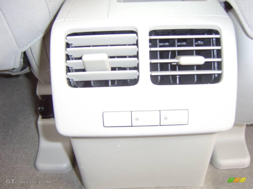 2008 MAZDA5 Sport - Crystal White / Black photo #22