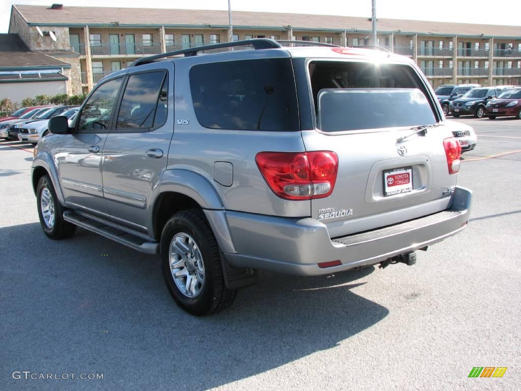 2006 Sequoia SR5 - Silver Sky Metallic / Light Charcoal photo #8