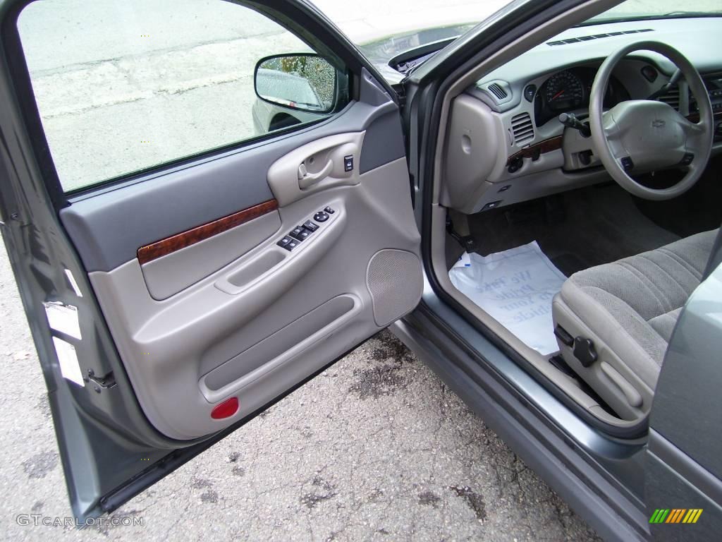 2005 Impala  - Medium Gray Metallic / Medium Gray photo #24