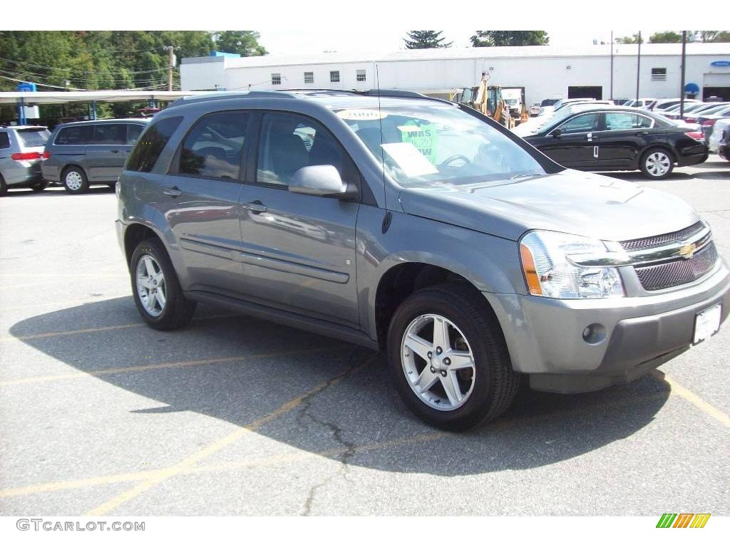 Dark Silver Metallic Chevrolet Equinox