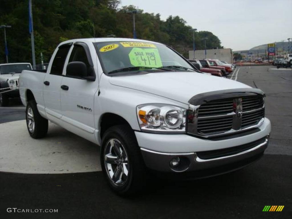 2007 Ram 1500 Big Horn Edition Quad Cab 4x4 - Bright White / Medium Slate Gray photo #6