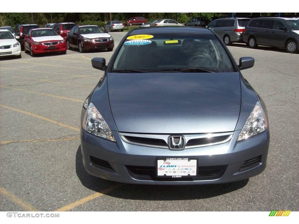 2007 Accord SE Sedan - Cool Blue Metallic / Gray photo #3