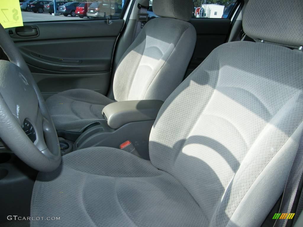 2004 Stratus SXT Sedan - Stone White / Sandstone photo #14