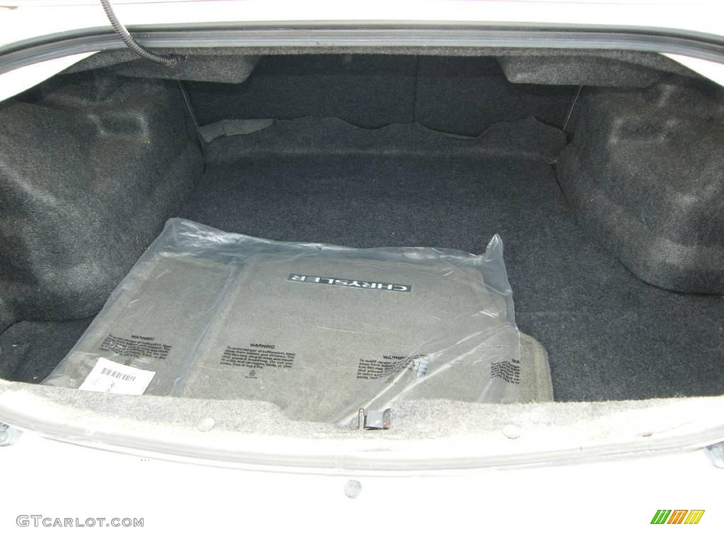 2004 Stratus SXT Sedan - Stone White / Sandstone photo #25