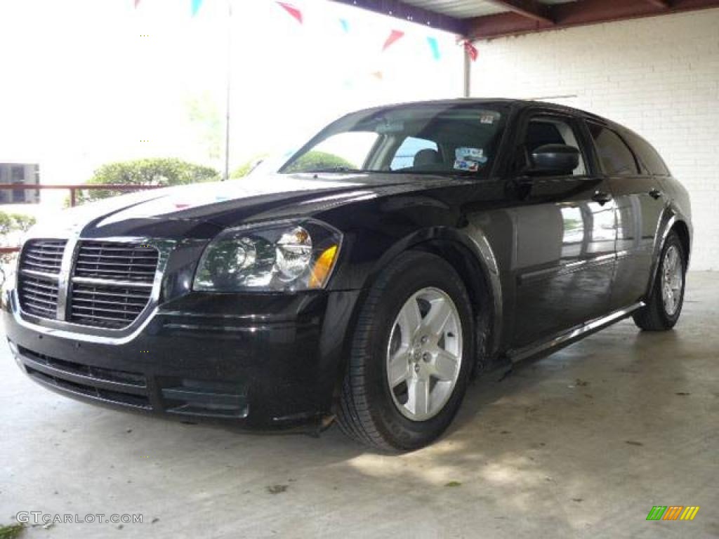 Brilliant Black Crystal Pearl Dodge Magnum