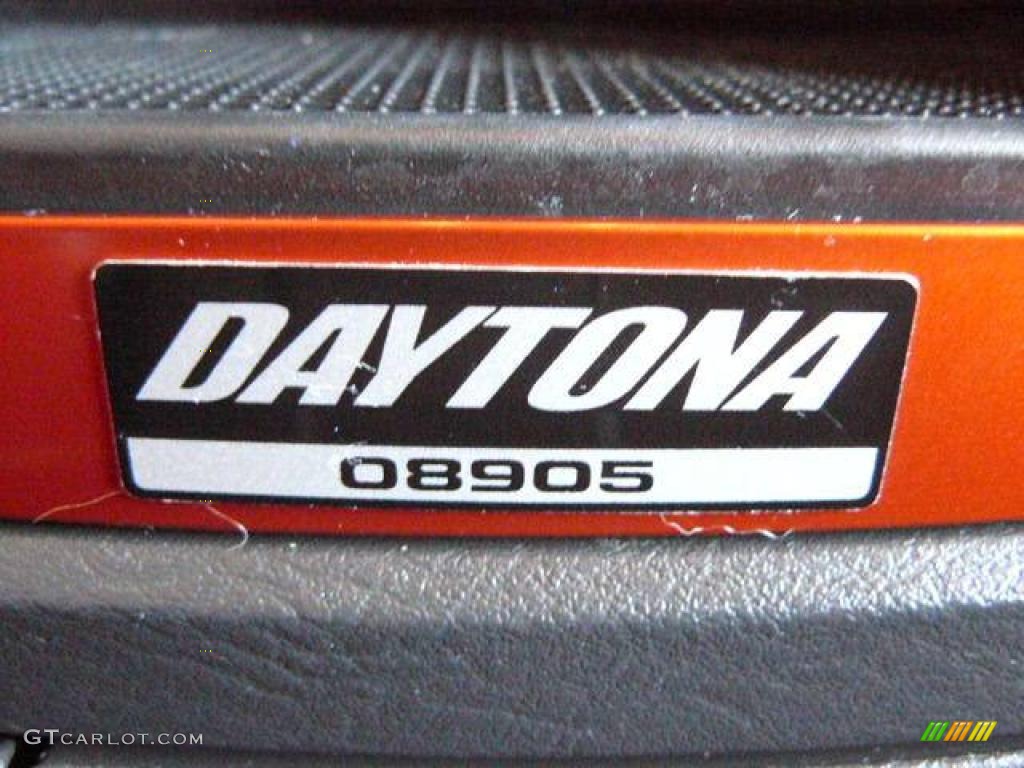 2005 Ram 1500 SLT Daytona Quad Cab - Go ManGo! / Dark Slate Gray photo #23