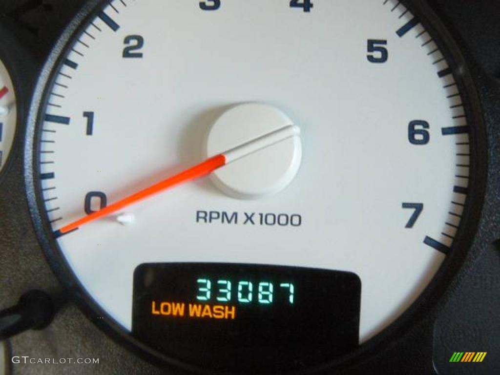 2005 Ram 1500 SLT Daytona Quad Cab - Go ManGo! / Dark Slate Gray photo #24