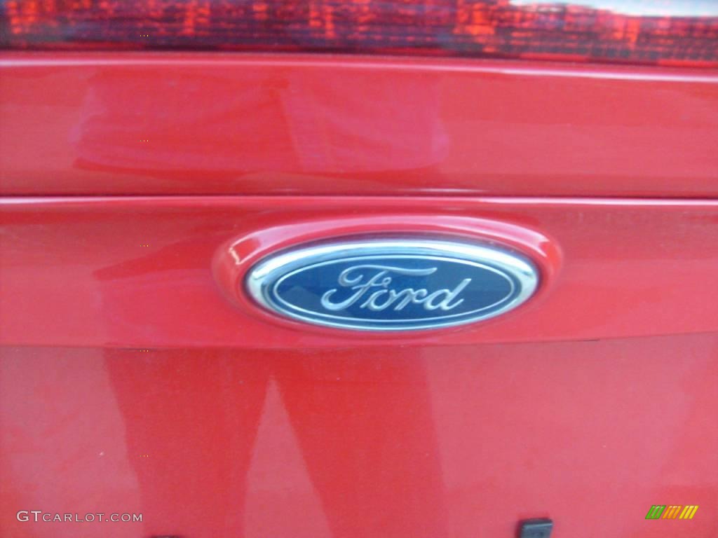 2006 Focus ZX4 SES Sedan - Infra-Red / Dark Flint/Light Flint photo #12