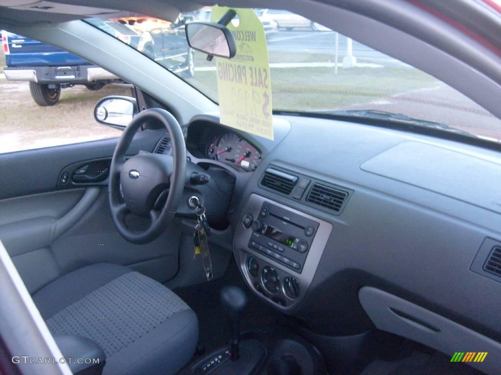 2006 Focus ZX4 SES Sedan - Infra-Red / Dark Flint/Light Flint photo #18