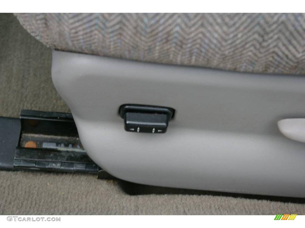 1999 Regal LS - Black / Medium Gray photo #4