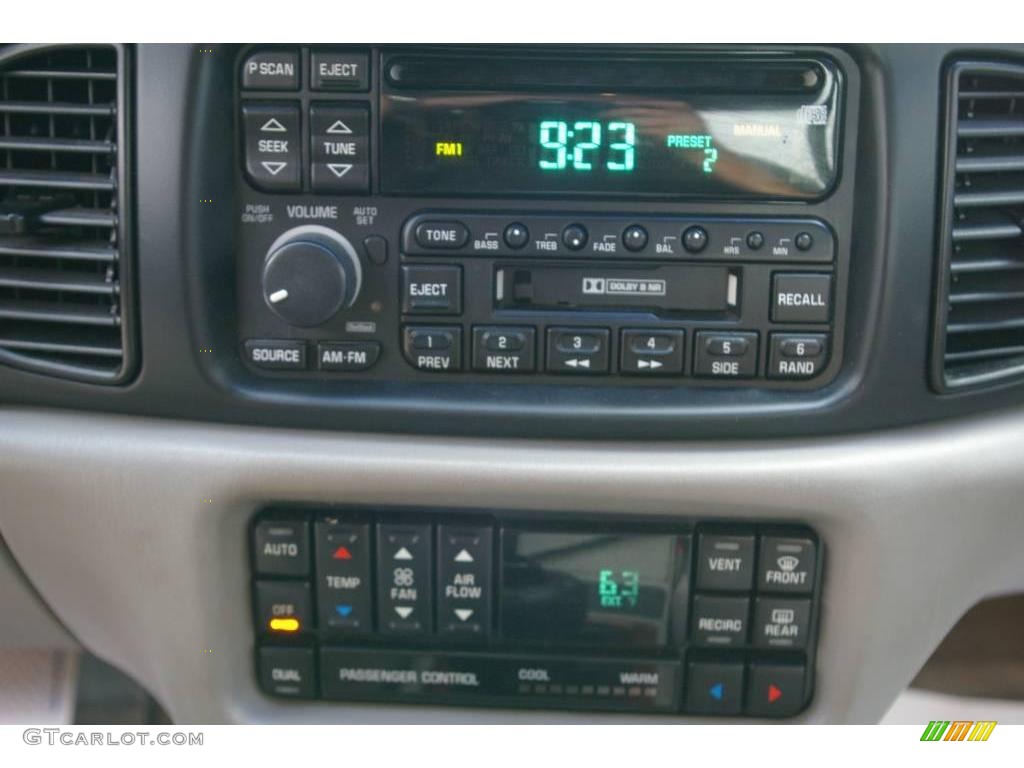 1999 Regal LS - Black / Medium Gray photo #6