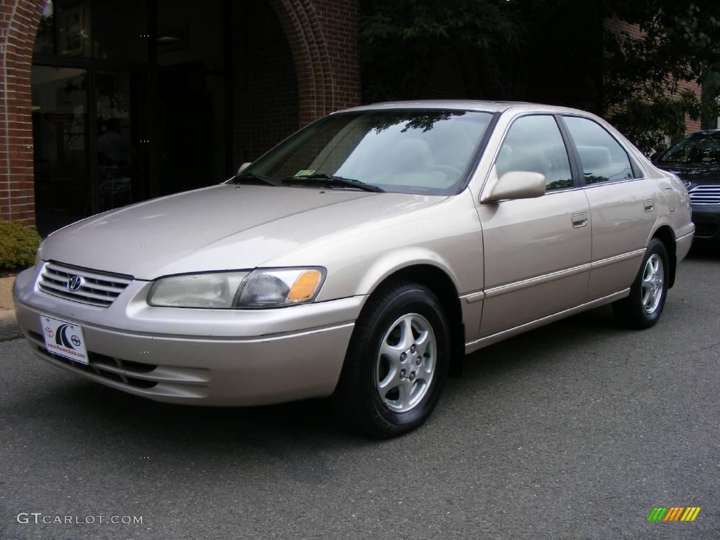 1997 Camry LE - Cashmere Beige Metallic / Beige photo #1