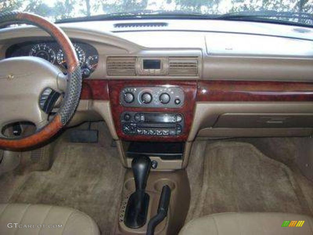 2002 Sebring LXi Convertible - Onyx Green Pearl / Sandstone photo #14