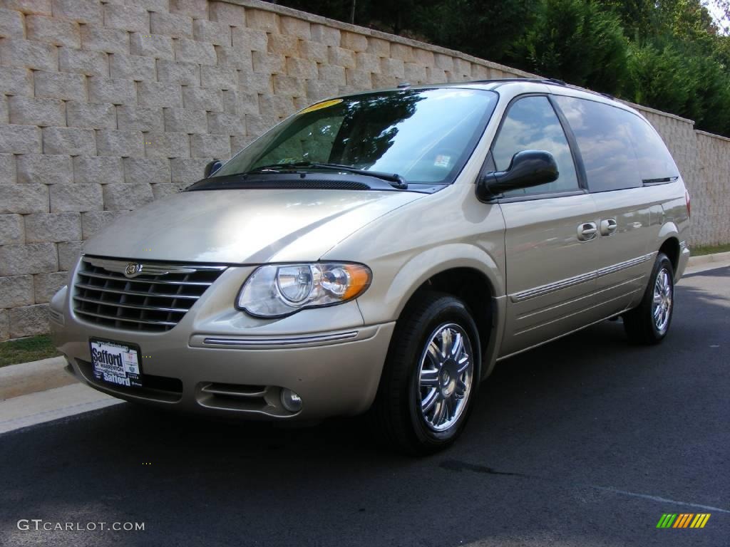 2007 Town & Country Limited - Linen Gold Metallic / Dark Khaki/Light Graystone photo #1