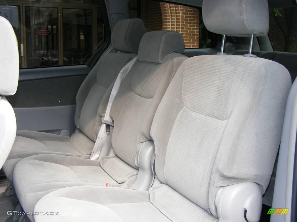 2004 Sienna LE - Phantom Gray Pearl / Stone Gray photo #7