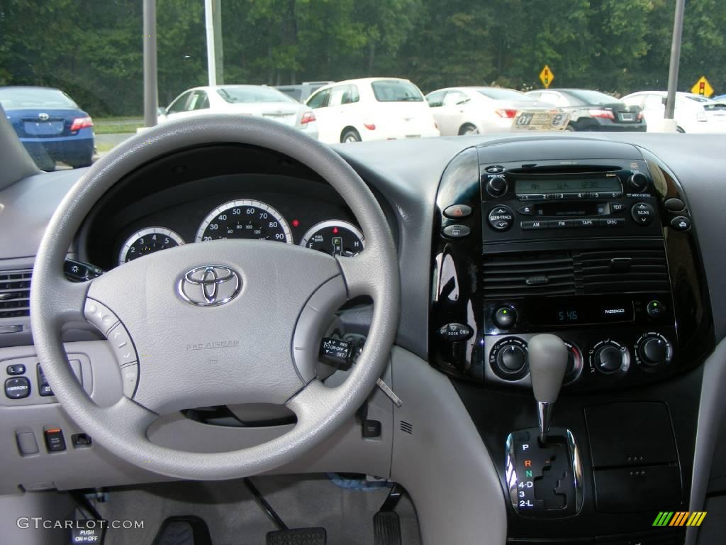 2004 Sienna LE - Phantom Gray Pearl / Stone Gray photo #12
