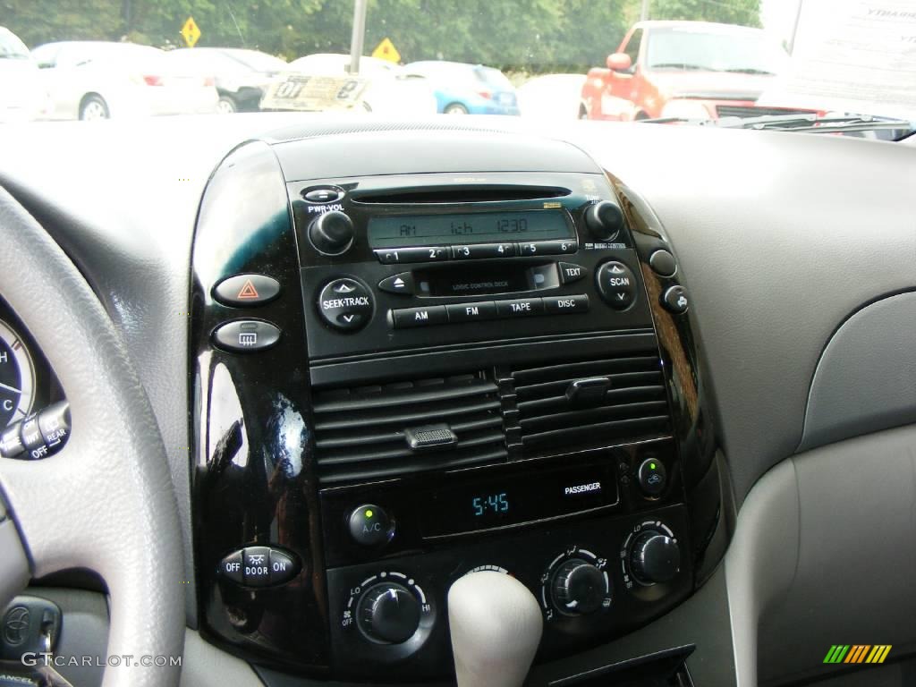 2004 Sienna LE - Phantom Gray Pearl / Stone Gray photo #13