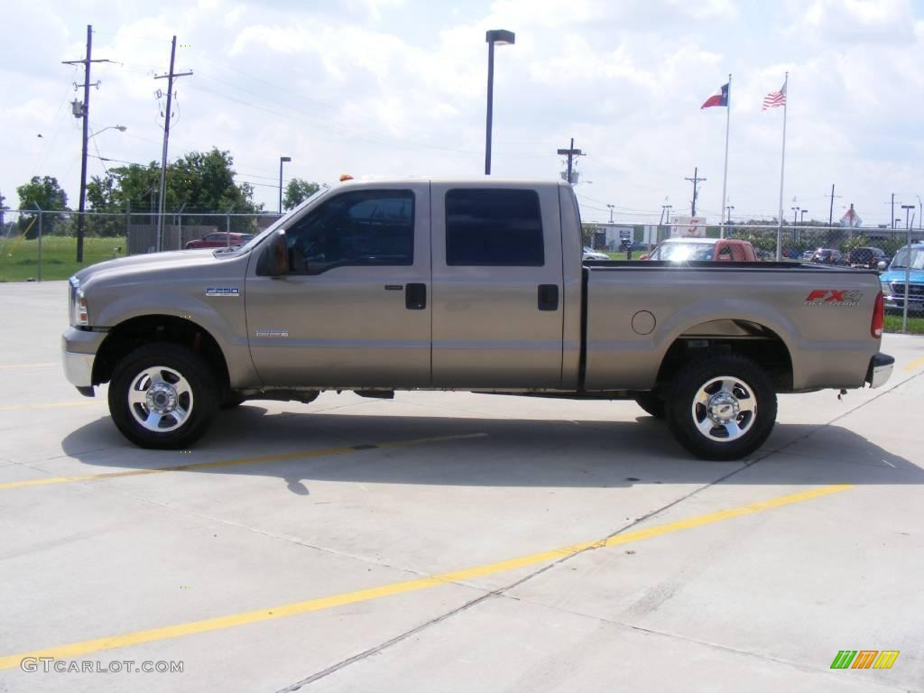 2005 F250 Super Duty Lariat Crew Cab 4x4 - Arizona Beige Metallic / Tan photo #6