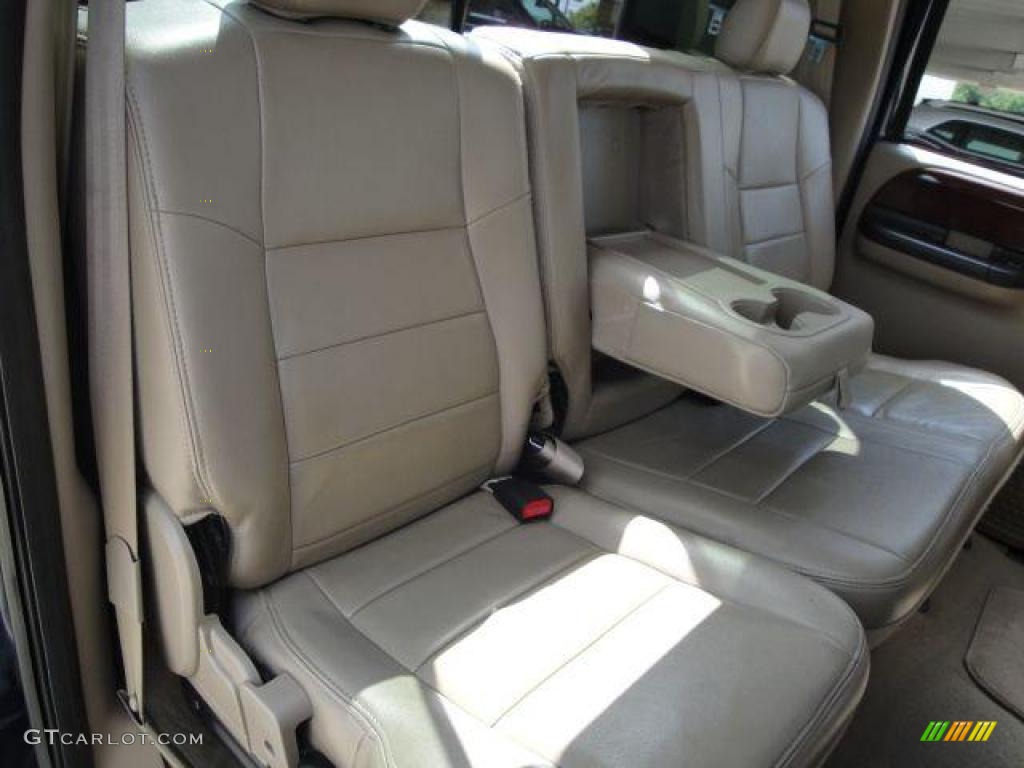 2006 F350 Super Duty Lariat FX4 Crew Cab 4x4 - True Blue Metallic / Tan photo #17