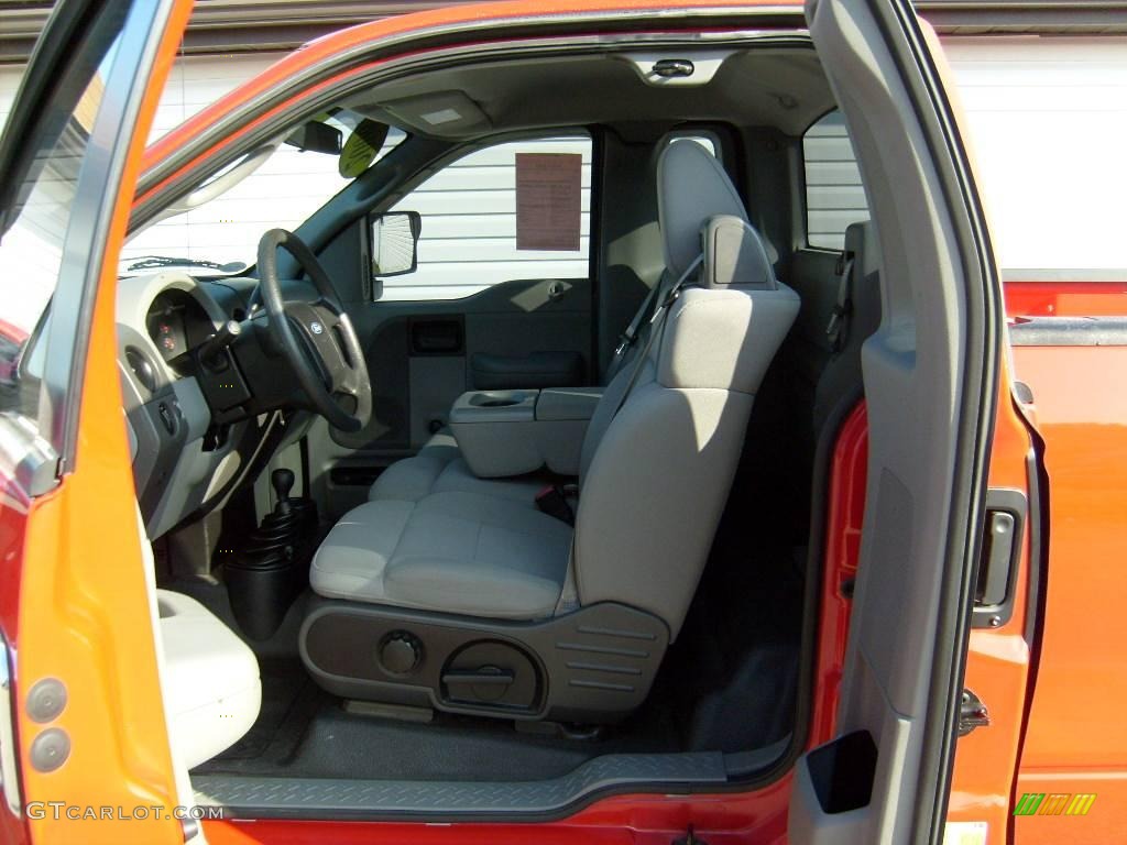 2006 F150 STX Regular Cab 4x4 - Bright Red / Medium Flint photo #12
