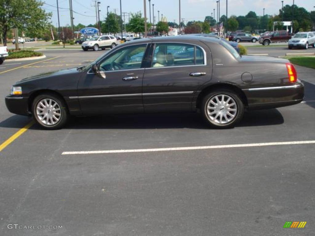 Charcoal Beige Metallic 2007 Lincoln Town Car Signature Exterior Photo #18131800