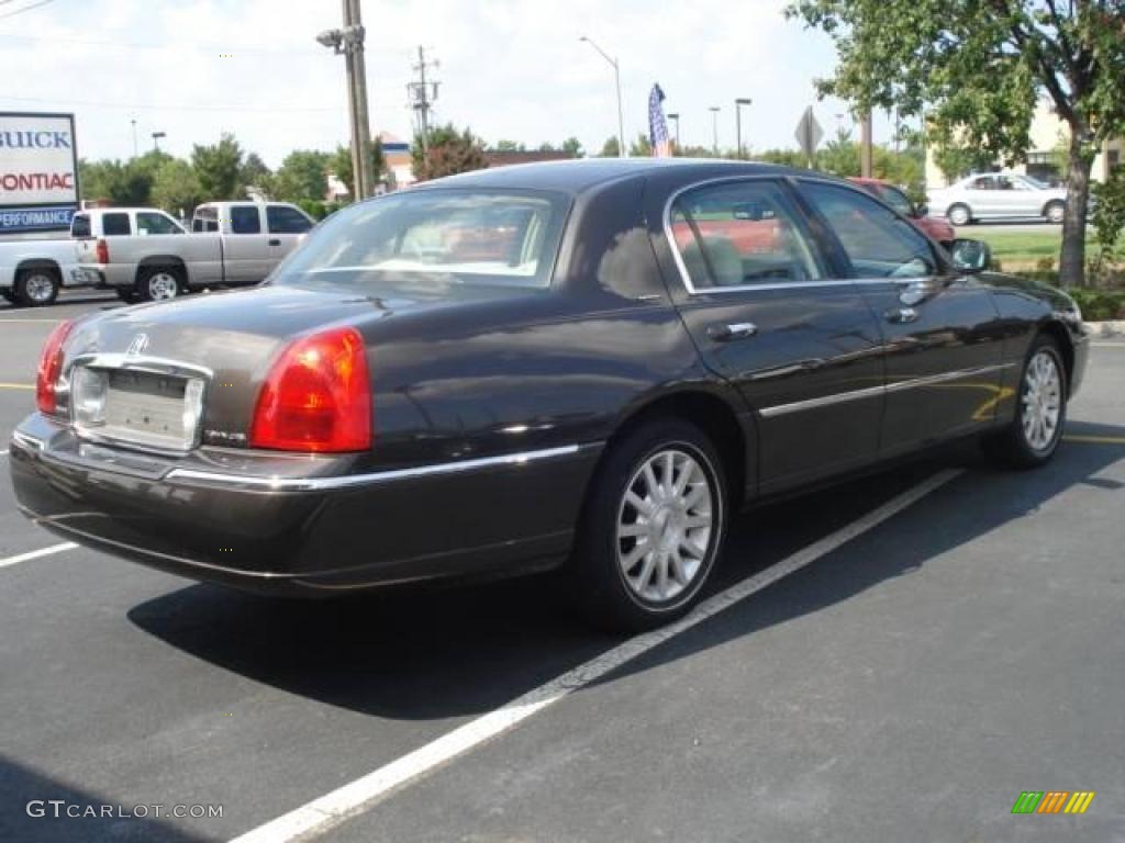 Charcoal Beige Metallic 2007 Lincoln Town Car Signature Exterior Photo #18131914