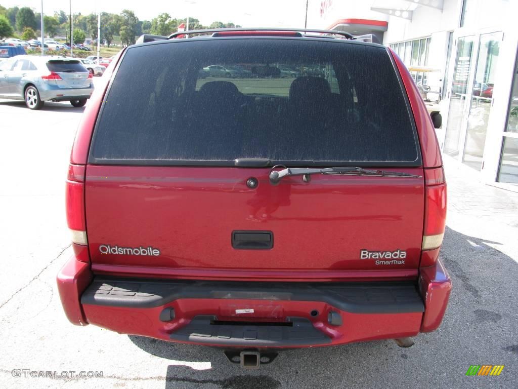 1998 Bravada AWD - Medium Red Metallic / Graphite photo #4