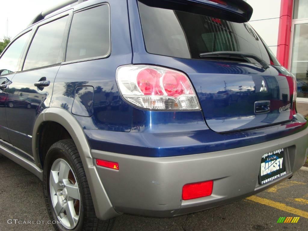 2003 Outlander XLS 4WD - Royal Blue Pearl / Charcoal photo #17