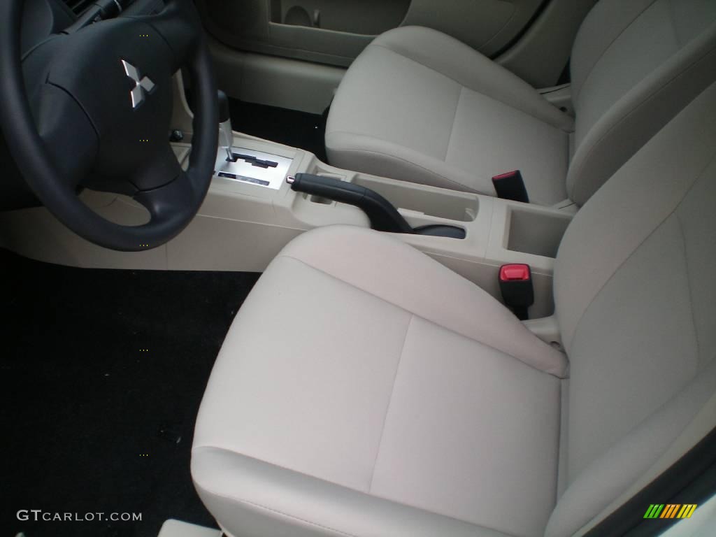 2010 Lancer DE - Wicked White Metallic / Beige photo #2