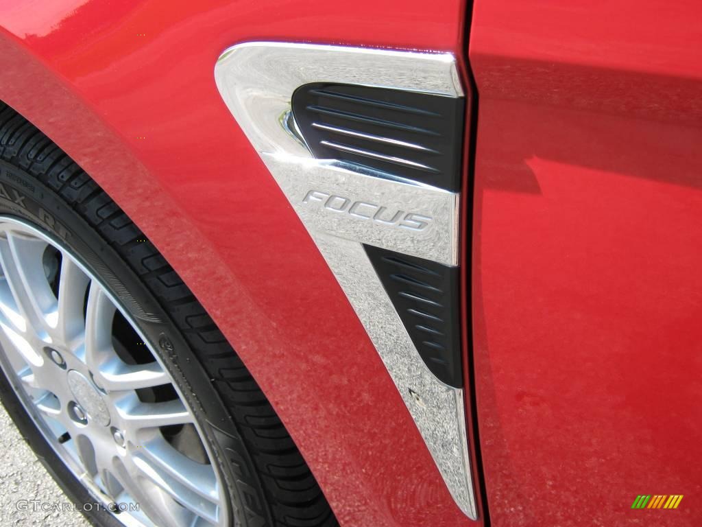 2008 Focus SE Sedan - Vermillion Red / Medium Stone photo #14