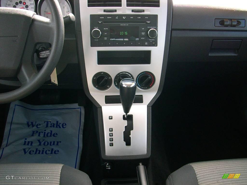 2009 Caliber SXT - Sunburst Orange Pearl / Dark Slate Gray photo #29