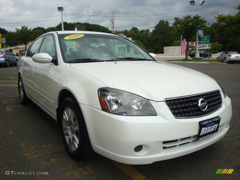 2006 Altima 2.5 S Special Edition - Satin White Pearl / Blond photo #16