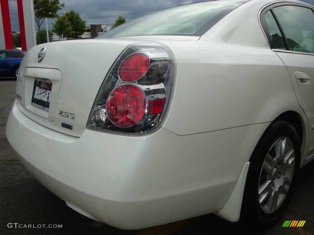 2006 Altima 2.5 S Special Edition - Satin White Pearl / Blond photo #22