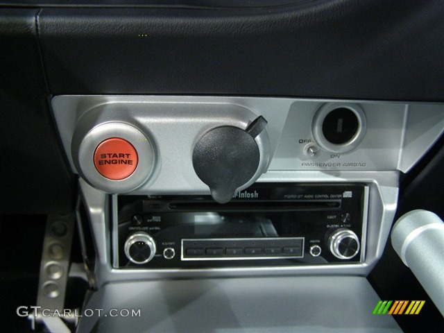 2005 Ford GT Standard GT Model Controls Photo #181682