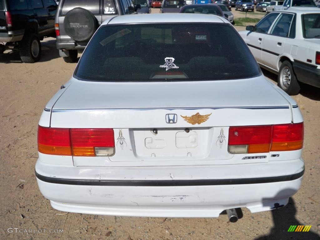 1992 Accord LX Sedan - Frost White / Gray photo #4