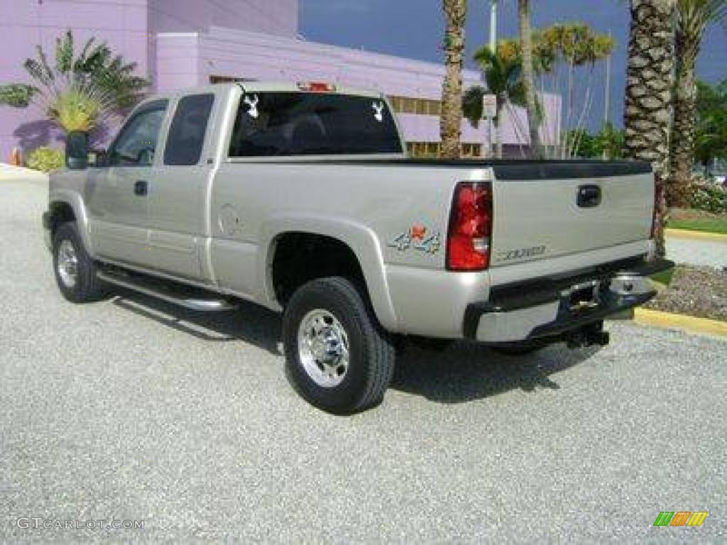 2006 Silverado 2500HD LT Extended Cab 4x4 - Silver Birch Metallic / Medium Gray photo #2