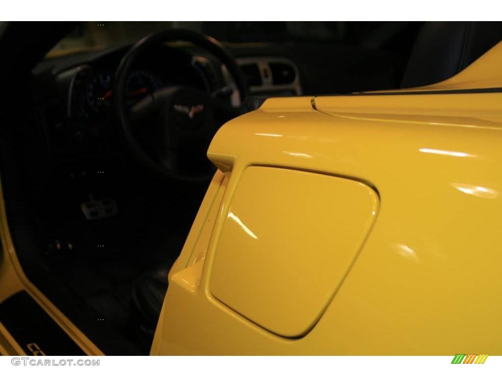 2005 Corvette Convertible - Millenium Yellow / Ebony photo #25