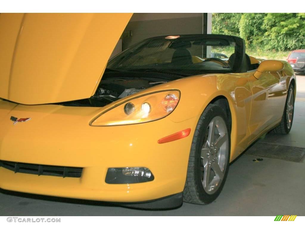 2005 Corvette Convertible - Millenium Yellow / Ebony photo #39