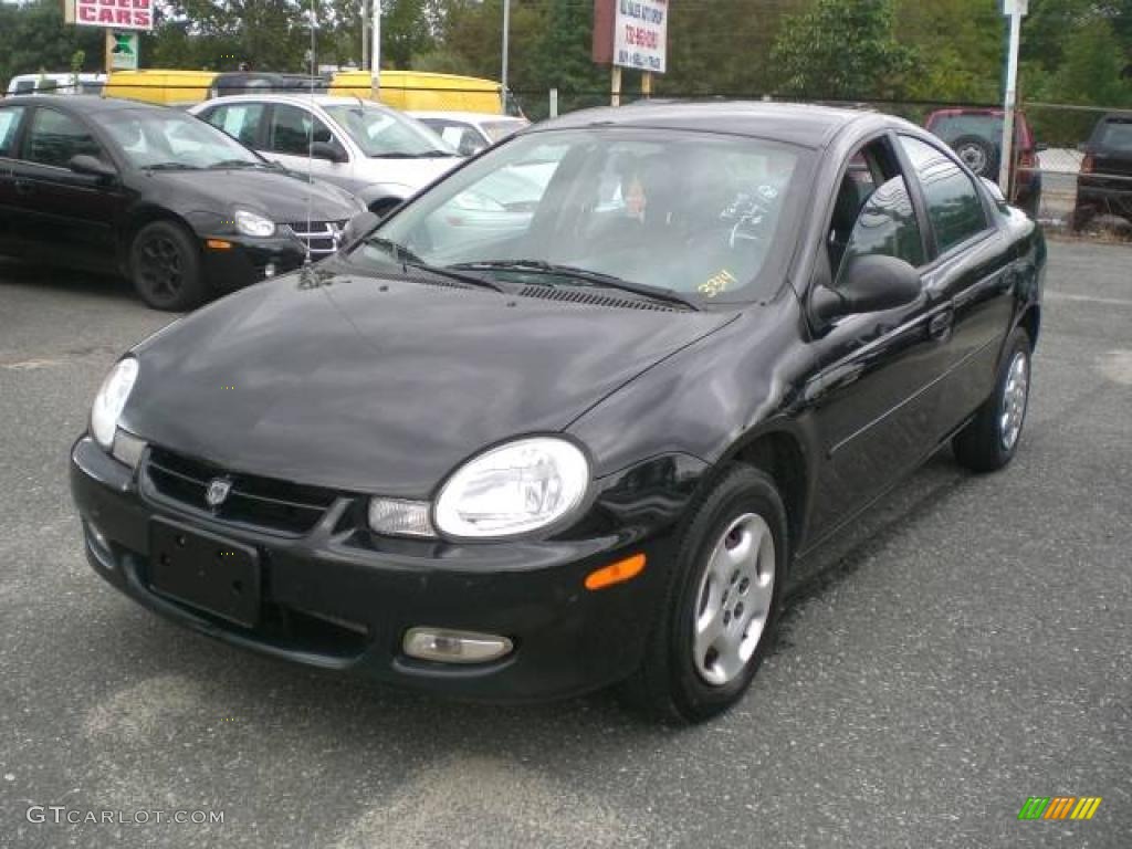 2002 Neon SXT - Black Clearcoat / Dark Slate Gray photo #2