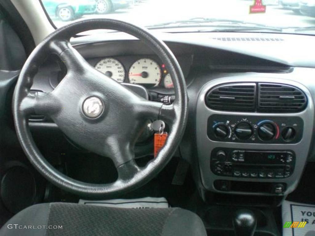 2002 Neon SXT - Black Clearcoat / Dark Slate Gray photo #13