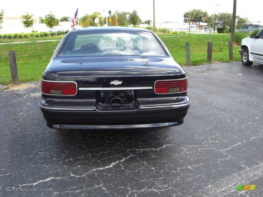 1996 Caprice Classic Sedan - Black / Blue photo #4